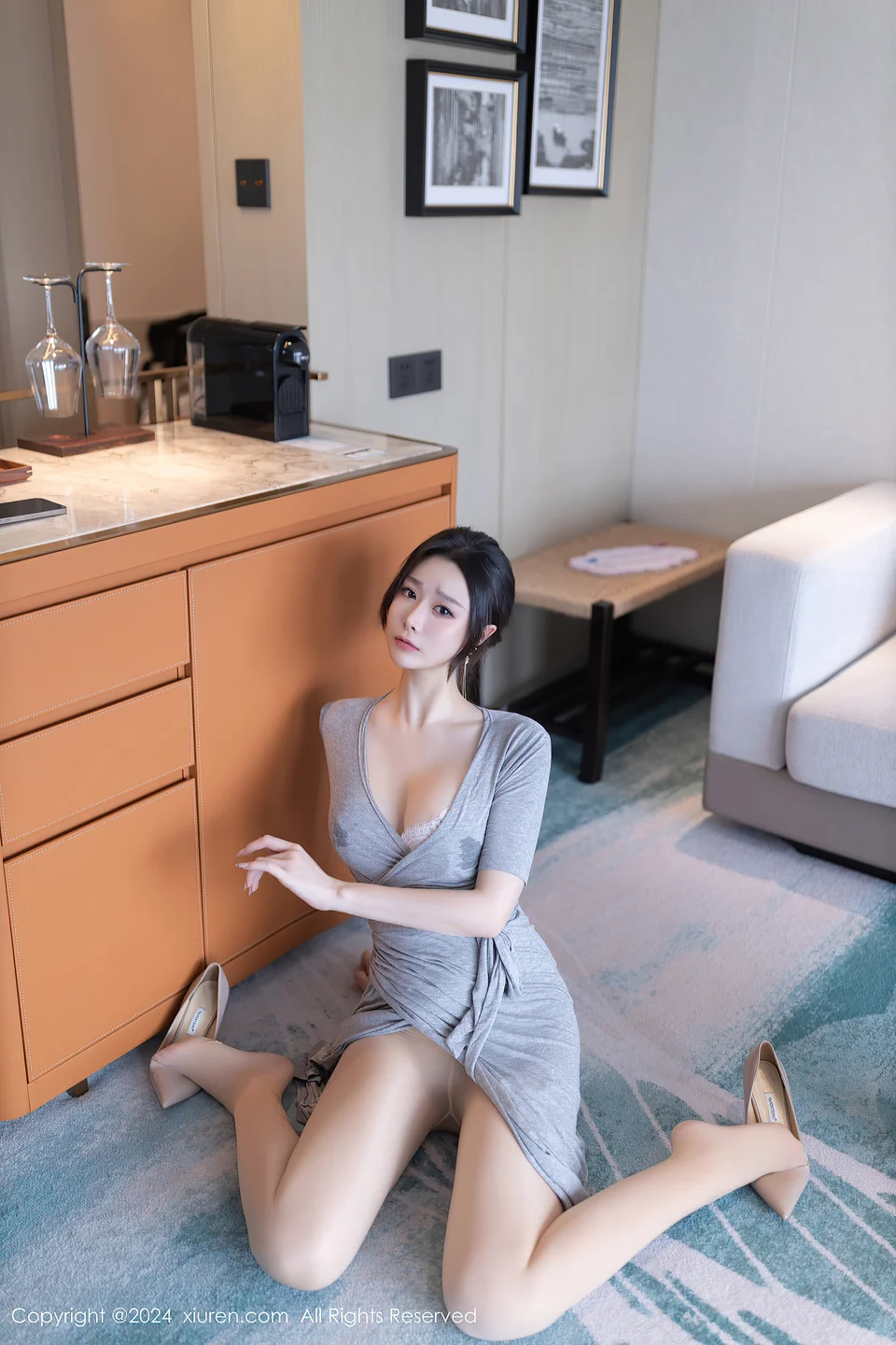 秀人网 - 小逗逗 吸乳人妻 [81P-813MB] tg@simisebaisi 【丝足阁】012.webp